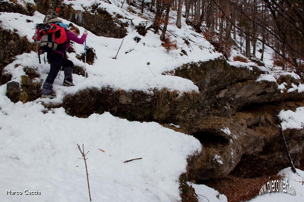 03_Si sale tra rocce e neve.JPG